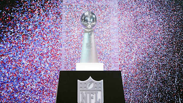 Vince Lombardi Trophy Confetti © Kirby Lee-USA TODAY Sports